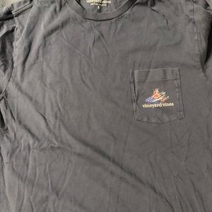 Vineyard vines t shirt